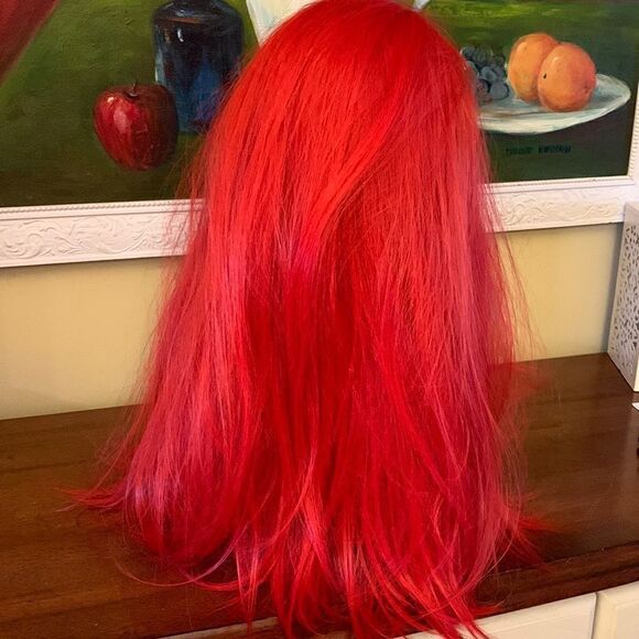 Red Wig appx 22/24”. Beautiful & combs well - Picture 4 of 8